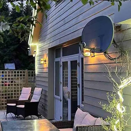 The Bird House - Coastal Lodge In Lovely Forest Setting Nr. Kinsale Cork Exterior photo