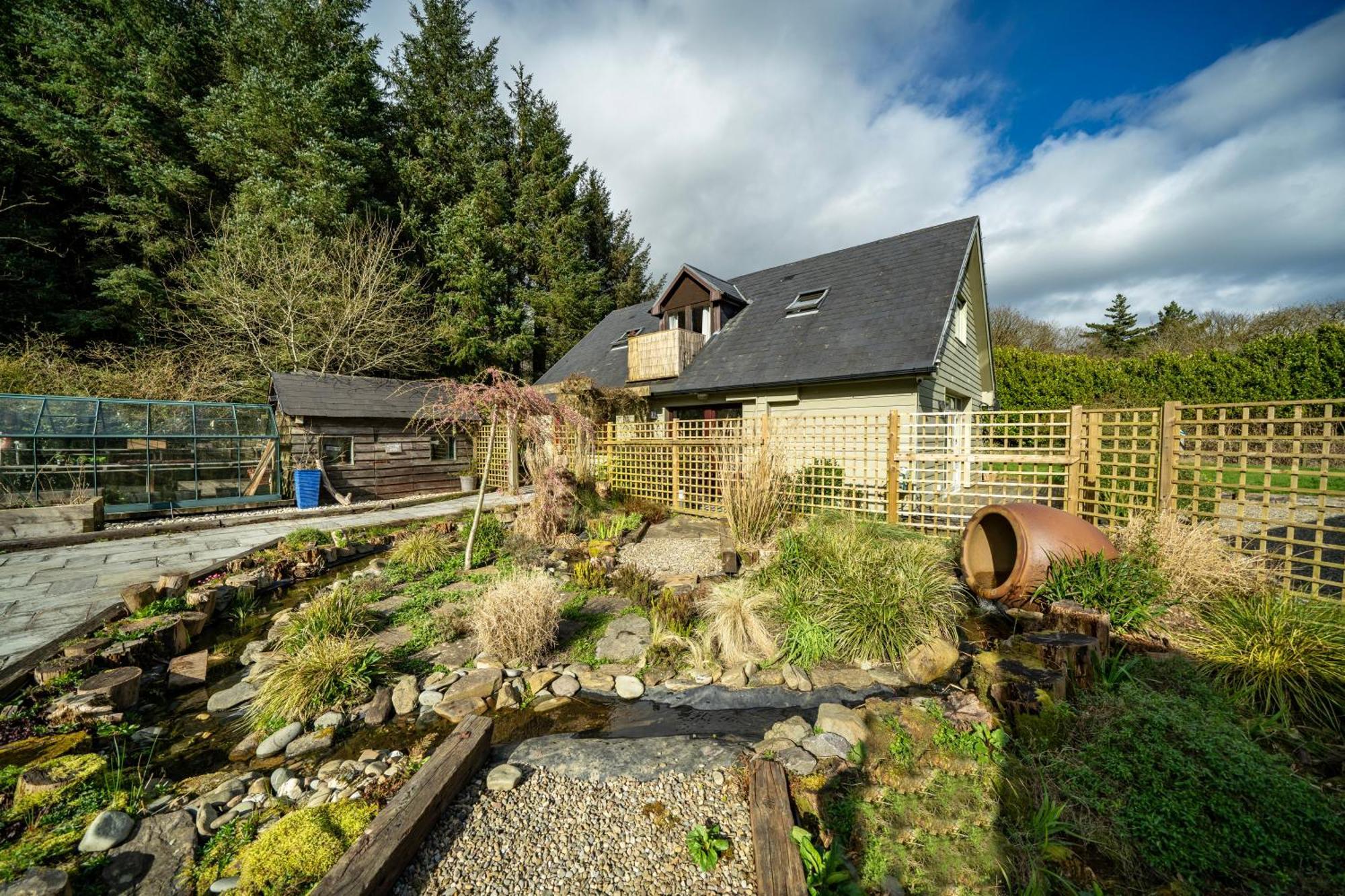 The Bird House - Coastal In Lovely Forest Setting Nr. Kinsale Ferienhaus